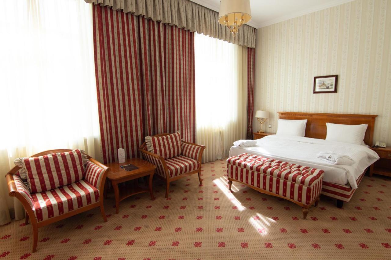 אלמטי Grand Tien Shan Hotel מראה חיצוני תמונה