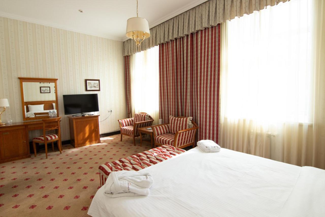 אלמטי Grand Tien Shan Hotel מראה חיצוני תמונה