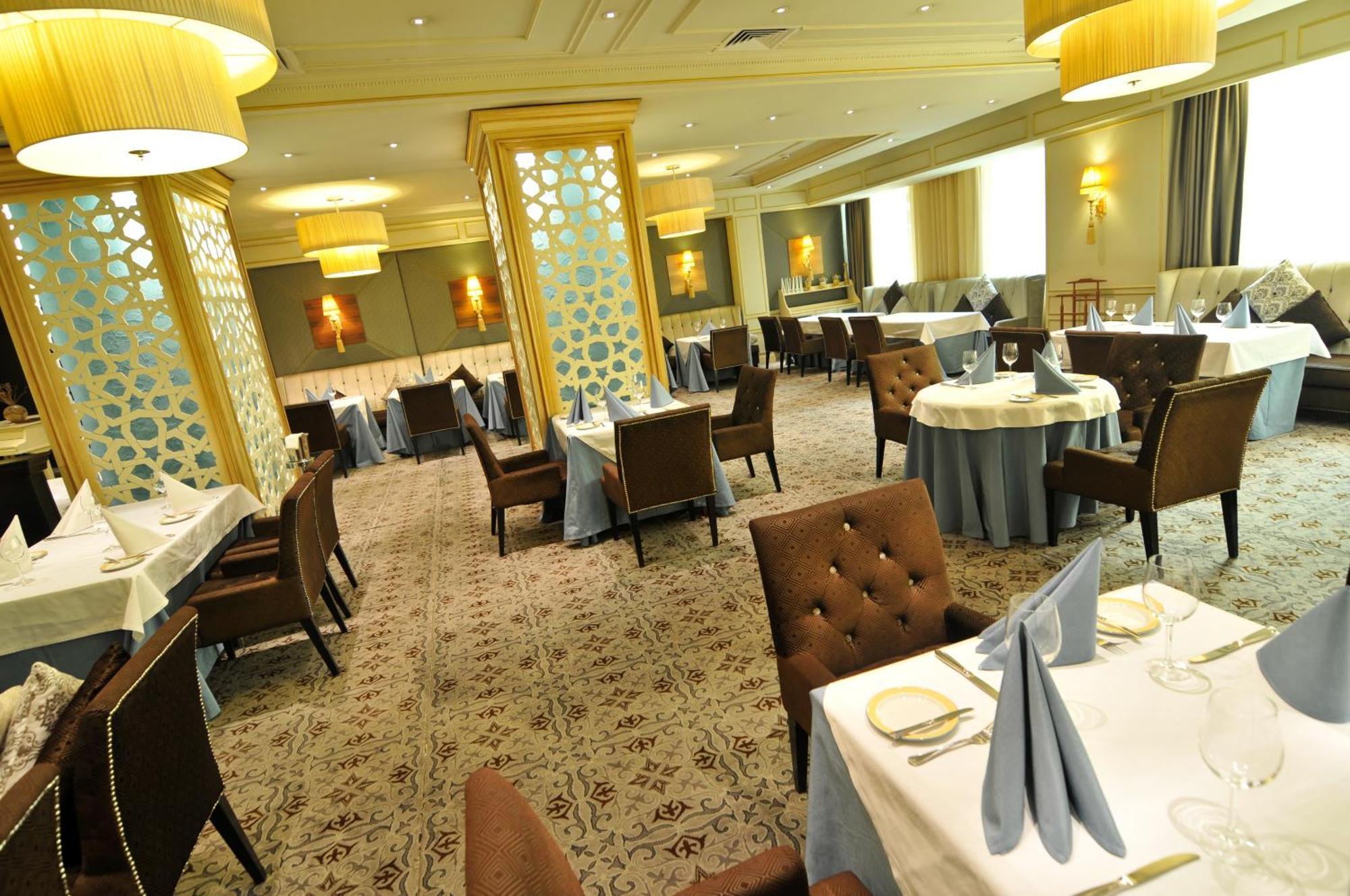 אלמטי Grand Tien Shan Hotel מסעדה תמונה
