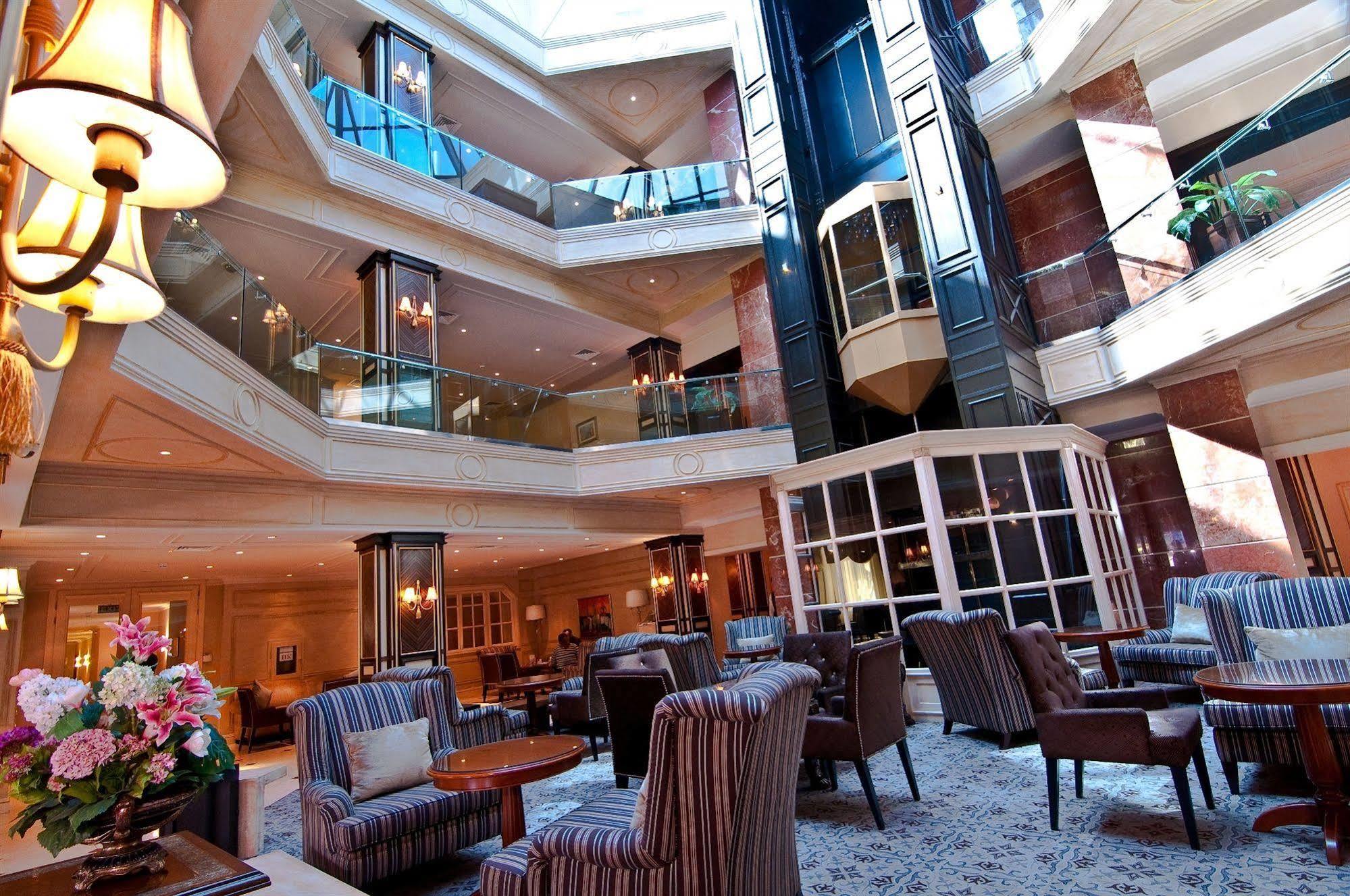 אלמטי Grand Tien Shan Hotel מסעדה תמונה